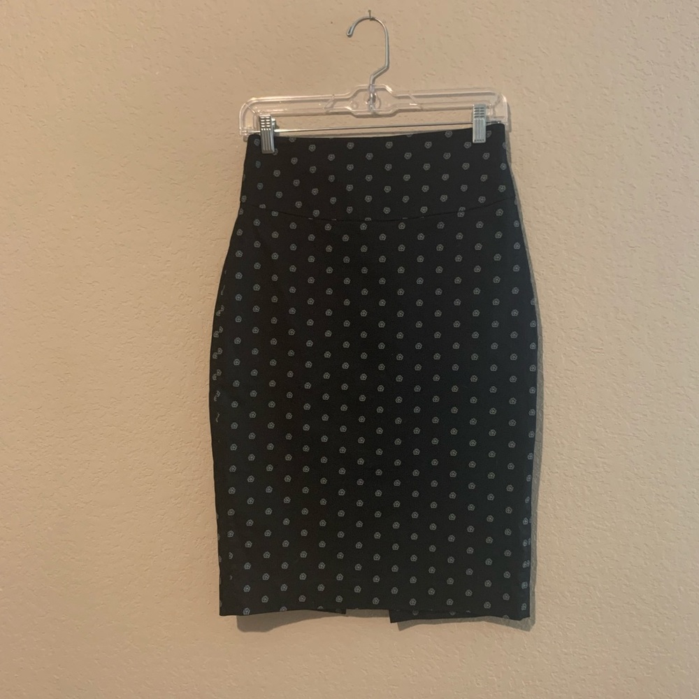 Express Black & White Floral Print Pencil Skirt